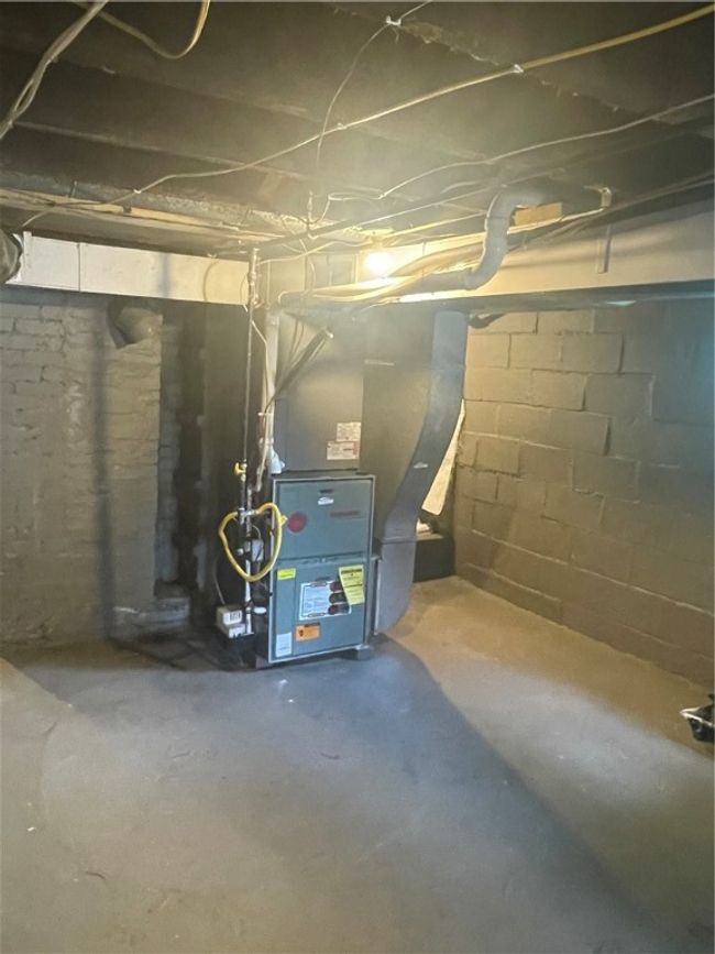 1215 Main St, House other with 3 bedrooms, 2 bathrooms and 4 parking in Bentleyville PA | Image 22