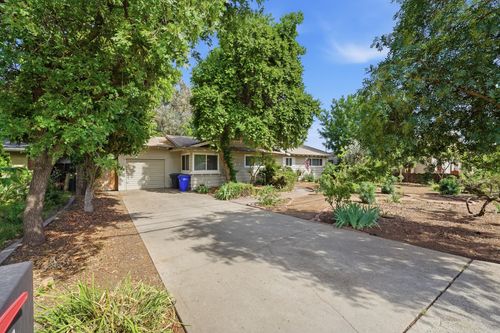 628 N G St, Porterville, CA, 93257-2233 | Card Image