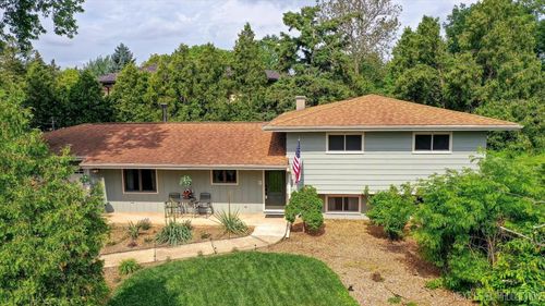 8132 Fairmount Ave, Downers Grove, IL, 60516-4301 | Card Image
