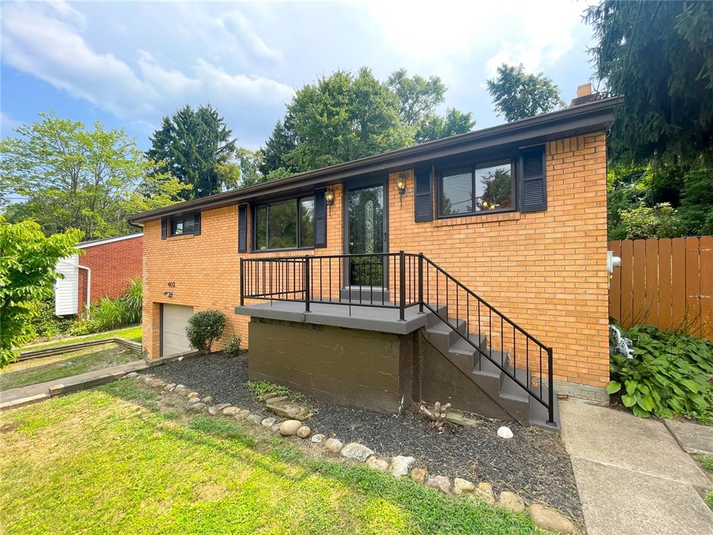 Marshall Dr, Mckeesport, PA 15132