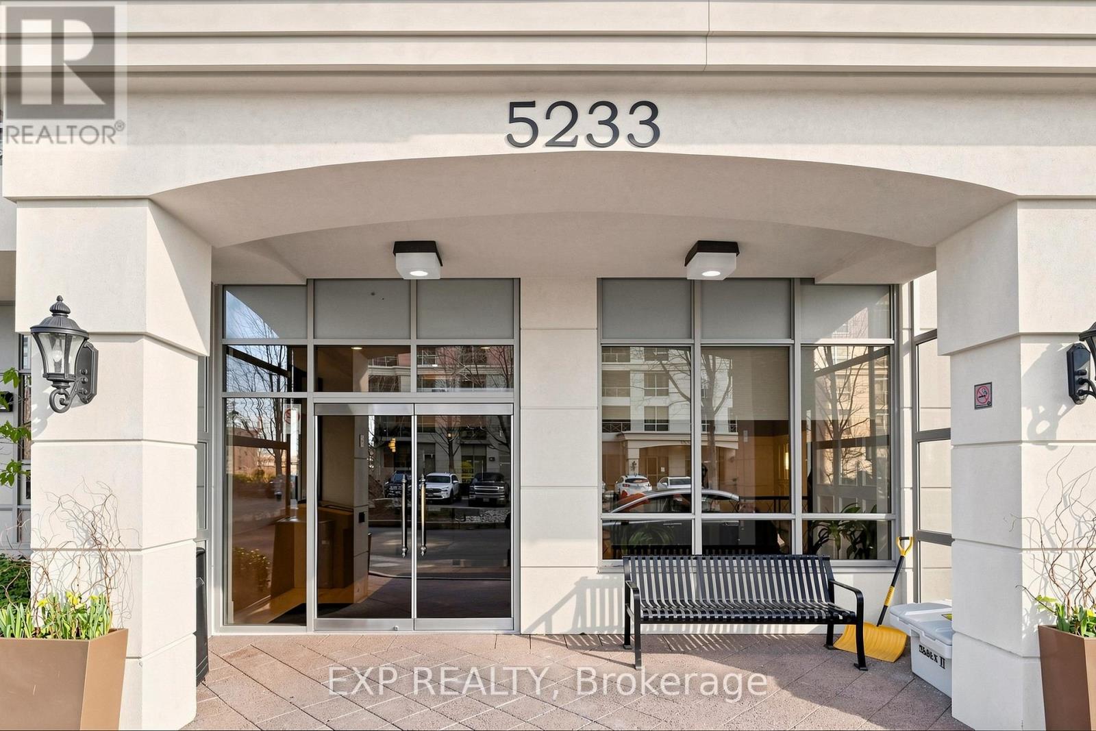 Residential in Toronto (Islington-City Centre West) 4