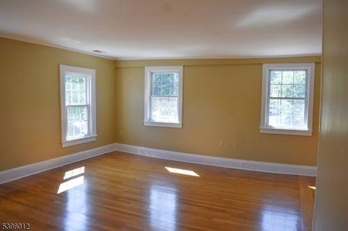 13 W Main St, Mendham, NJ, 07945-1249 | Card Image