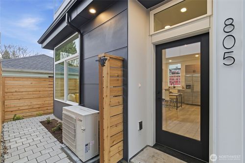 809 S Sullivan Street, Seattle, WA, 98108 | Card Image
