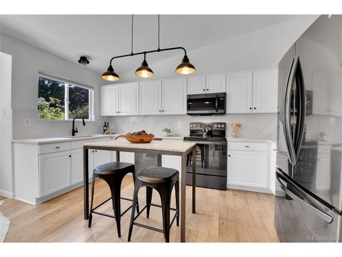 9851 Castle Ridge Cir, Highlands Ranch, CO, 80129-6418 | Card Image