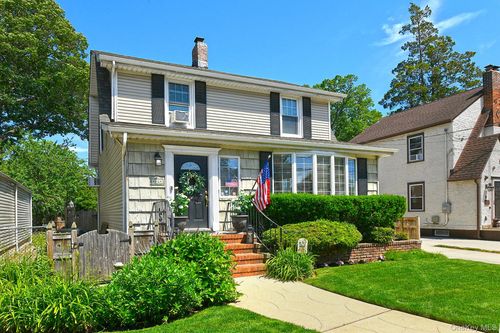46 Christabel St, Lynbrook, NY, 11563-1912 | Card Image