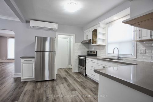 {{alt}} | Card Image