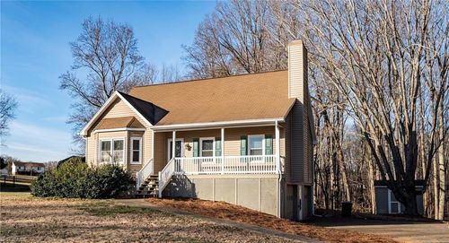1113 Ridgecliff Dr, Rural Hall, NC, 27045-9716 | Card Image