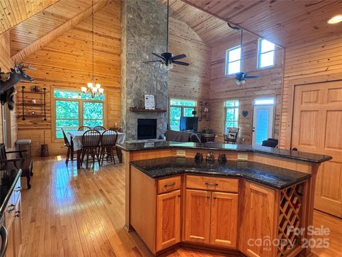 658 Green Point Ln, Boomer, NC, 28606-8240 | Card Image