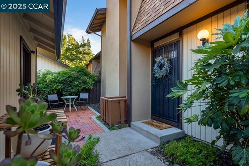 1989 Countrywood Ct, Walnut Creek, CA, 94598-1015 | Card Image