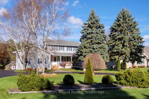 8 Pine Tree Dr, Hepworth, ON, N0H1P0 | Card Image