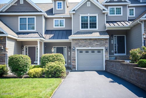 184 Fieldstone Dr, Schenectady, NY, 12304-5415 | Card Image
