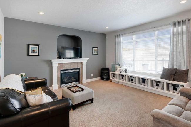 238 Kingsbury View Se, Home with 4 bedrooms, 3 bathrooms and 4 parking in Airdrie AB | Image 6