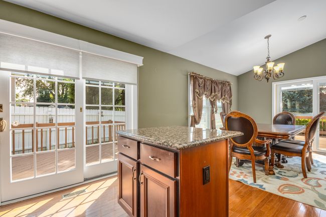 832 Debra Ln, House other with 3 bedrooms, 3 bathrooms and 2 parking in Elk Grove Village IL | Image 4
