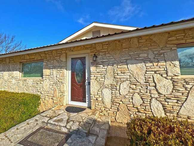 702 E Schubert St, House other with 3 bedrooms, 3 bathrooms and 2 parking in Fredericksburg TX | Image 6