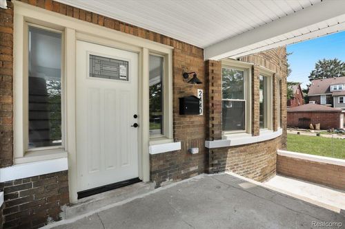 2440 Taylor St, Detroit, MI, 48206-2064 | Card Image