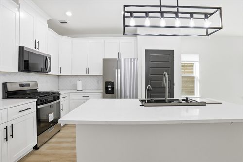 a-712 Delano St, Houston, TX, 77003-3213 | Card Image