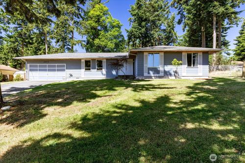 2473 Olympic Dr, Oak Harbor, WA, 98277-8018 | Card Image