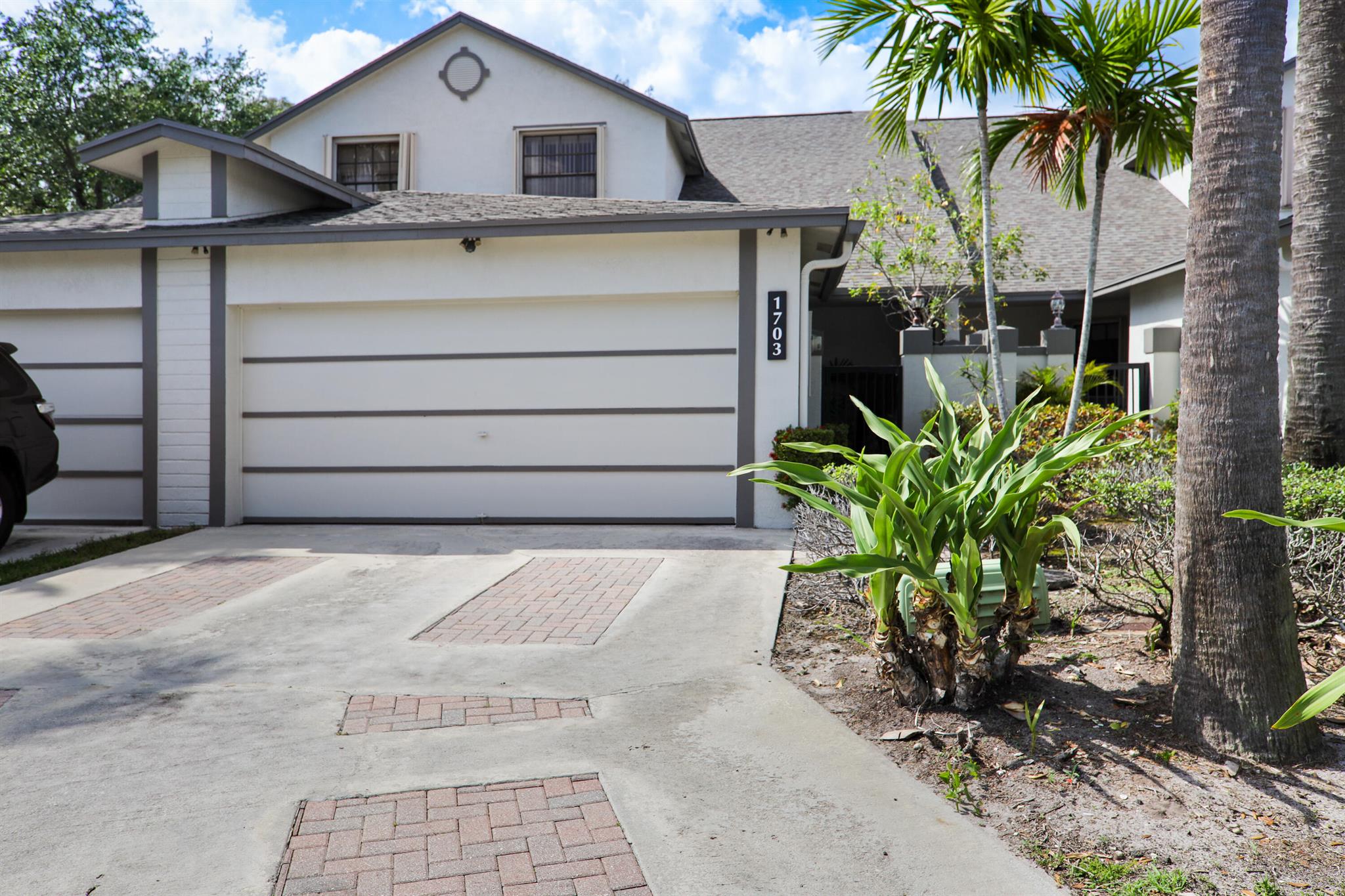 Landings Blvd, Greenacres, FL 33413