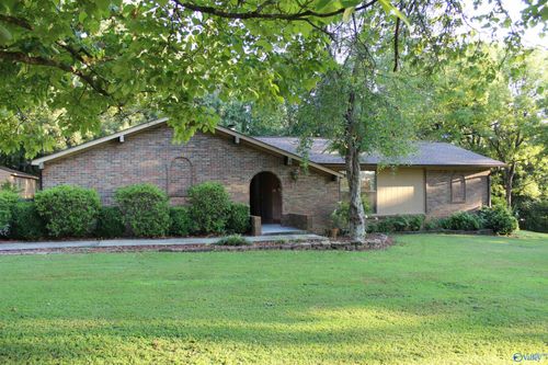 51 Spring Valley Trl, Hartselle, AL, 35640-7040 | Card Image