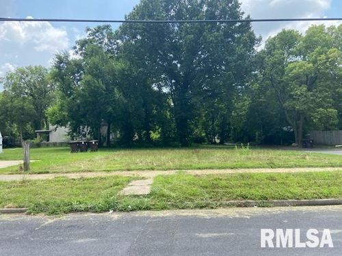 710 W Armstrong Ave, Peoria, IL, 61606-1315 | Card Image