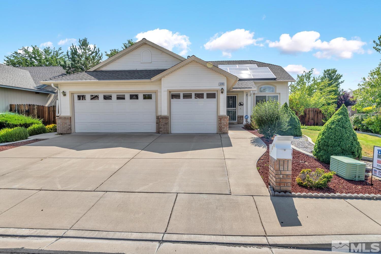 Colina Dr, Sparks, NV 89436