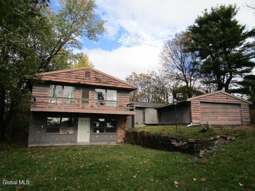 17 East Rd, Troy, NY, 12180-6860 | Card Image