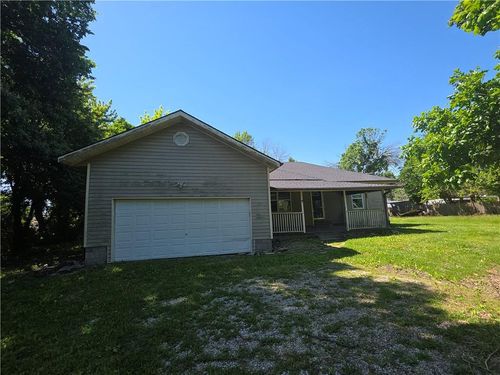 515 E Bungalow St, Richmond, KS, 66080-4001 | Card Image