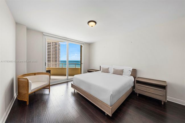APT-2611 - 888 Brickell Key Dr, Condo with 2 bedrooms, 3 bathrooms and null parking in Miami FL | Image 13