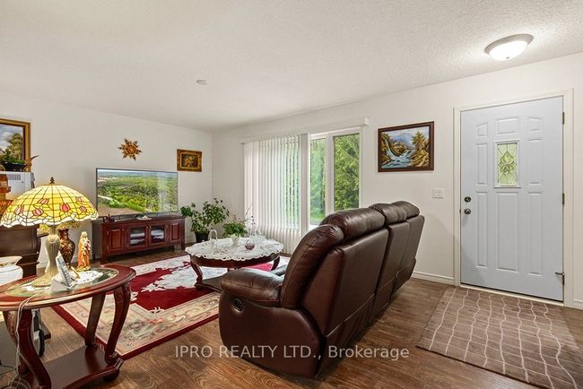 604102 Sideroad 60, House other with 3 bedrooms, 2 bathrooms and 8 parking in Berkeley ON | Image 6