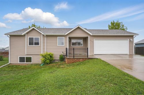 252 Grandeur Ln, Box Elder, SD, 57719-6001 | Card Image