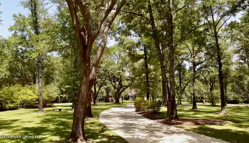 7504 Park Ridge Dr S, Moss Point, MS, 39562-6134 | Card Image