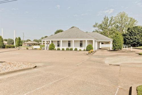 3030 Burlew Blvd, Owensboro, KY, 42303-6486 | Card Image