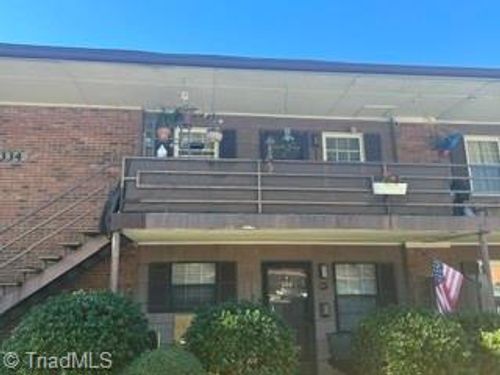 b-334 S Cherry St, Kernersville, NC, 27284-2712 | Card Image