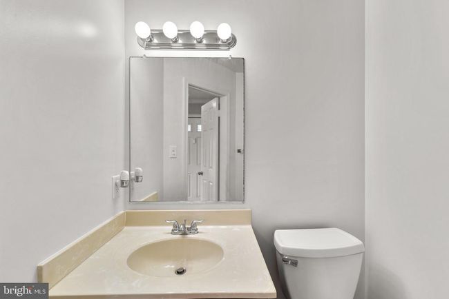16812 Winston Ln, Townhouse with 4 bedrooms, 4 bathrooms and null parking in WOODBRIDGE VA | Image 4
