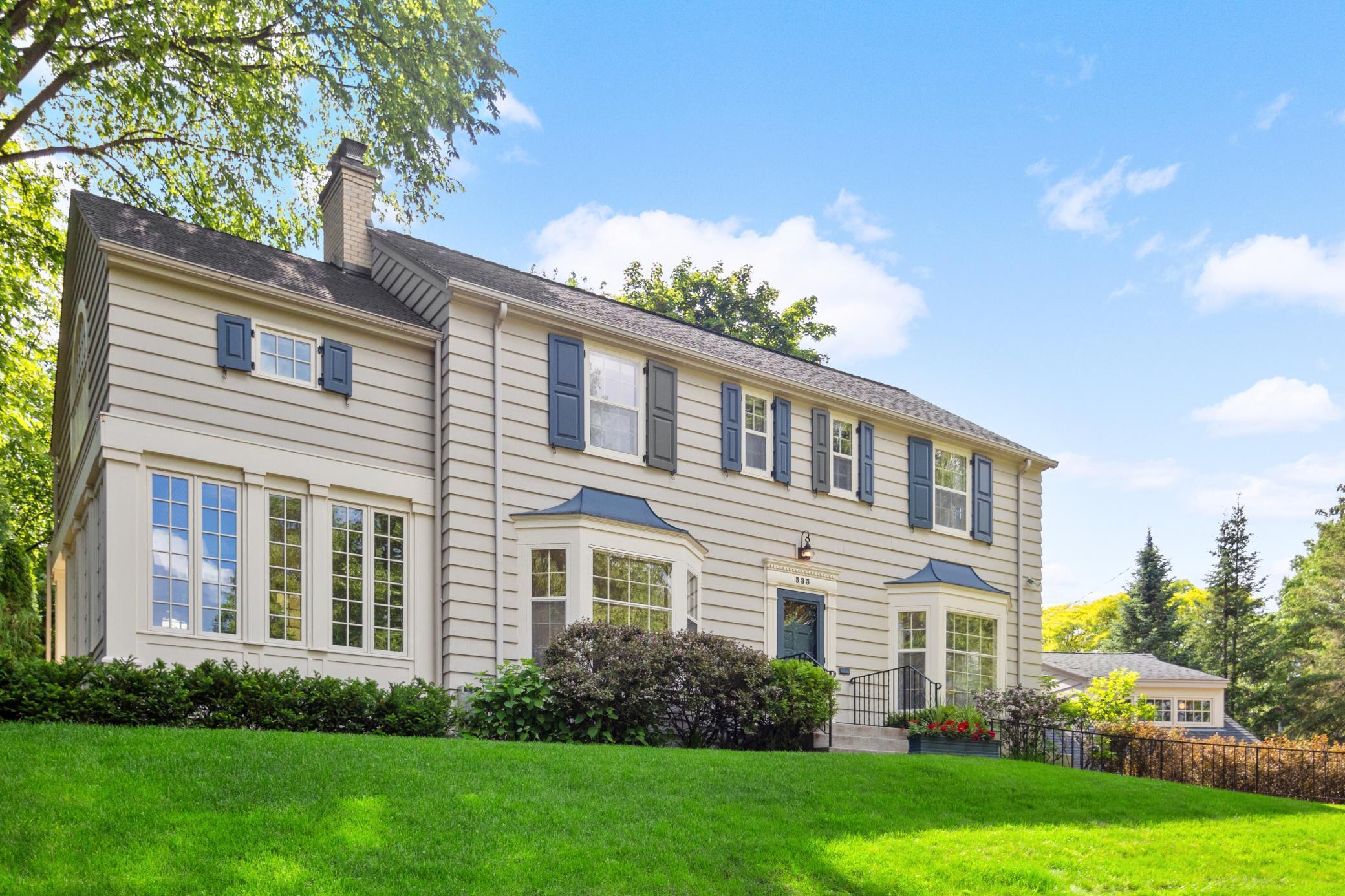 Montcalm Pl, Saint Paul, MN 55116