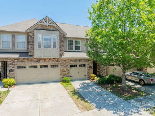5636 Stone Wells Dr, Charlotte, NC, 28278-8037 | Card Image