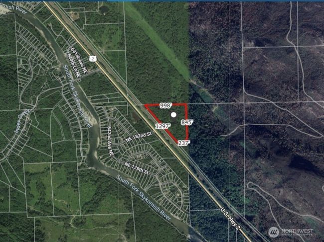 Overhead view with approximate boundaries in red. | Image 12
