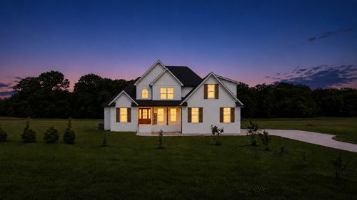 832 Longview Rd, Shelbyville, TN, 37160-5643 | Card Image