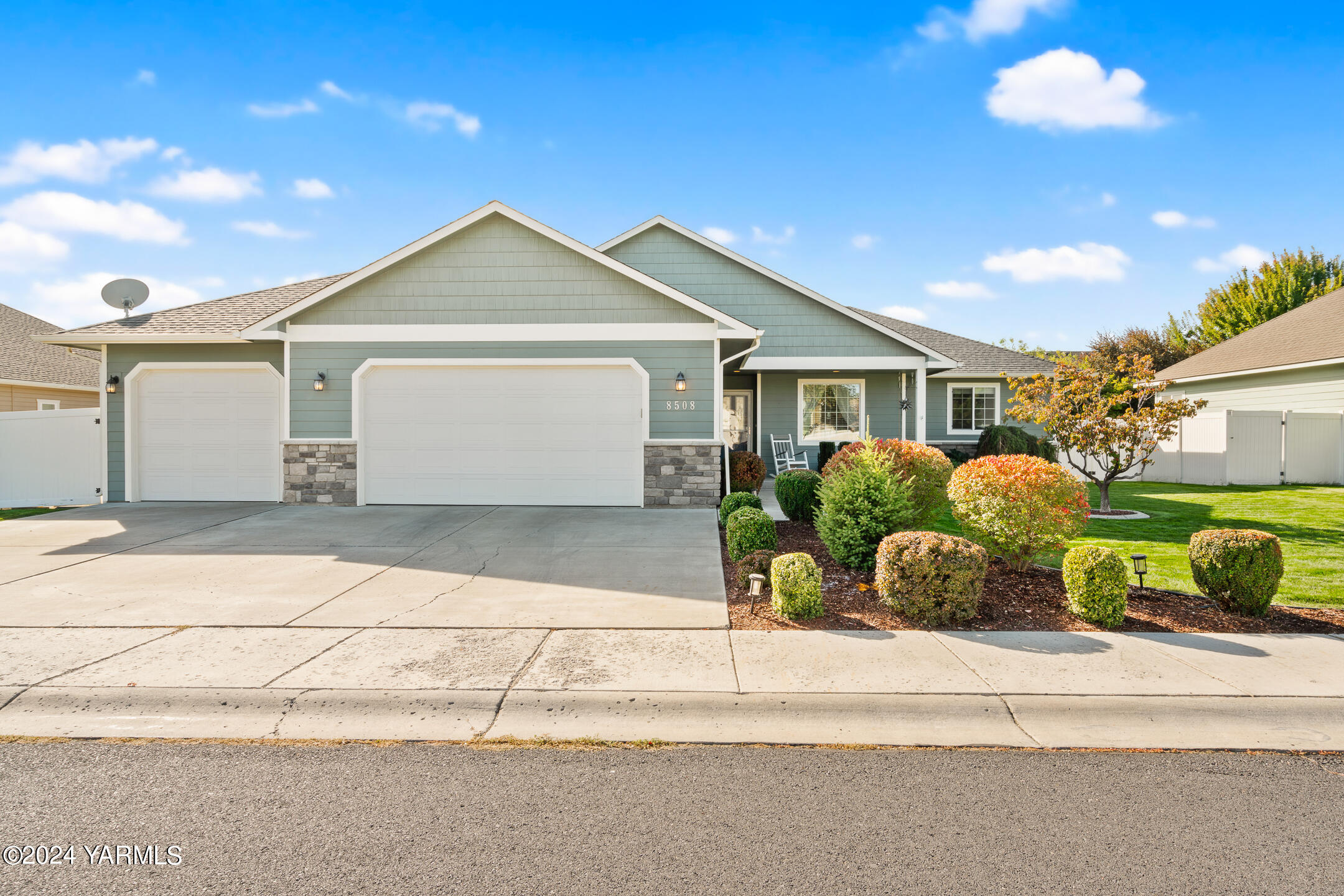Grove Ave, Yakima, WA 98908