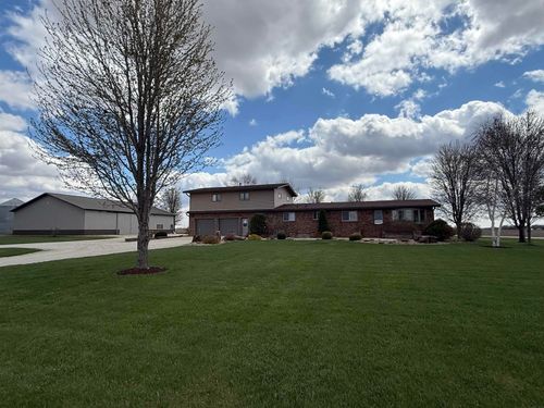 10554 N Ave, Maynard, IA, 50655-7542 | Card Image