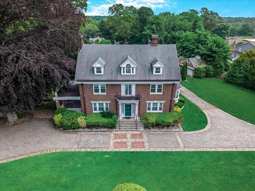 44 Arbor Pl, Glen Cove, NY, 11542-3507 | Card Image