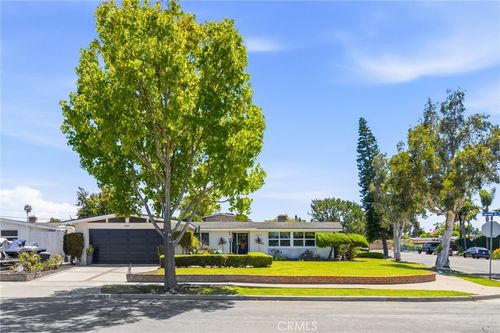 1697 Labrador Dr, Costa Mesa, CA, 92626-2313 | Card Image
