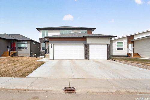978 Maplewood Dr, Moose Jaw, SK, S6J0E4 | Card Image