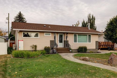 409 12 Street E, Drumheller, AB, T0J0Y5 | Card Image
