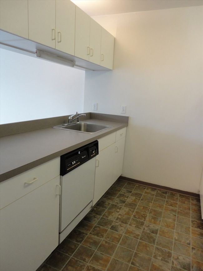 APT-407 - 100 W Squantum St, Condo with 0 bedrooms, 1 bathrooms and 1 parking in Quincy MA | Image 5