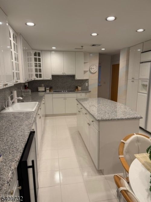 30 Paris Cir, West Orange, NJ, 07052-1128 | Card Image