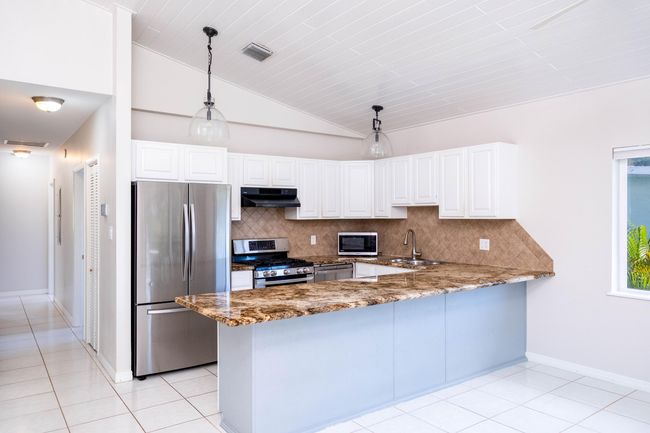 Kitchen | Image 8