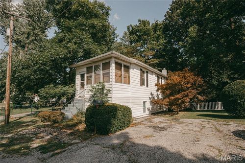 324 Penn St, Belleville, IL, 62223-3907 | Card Image