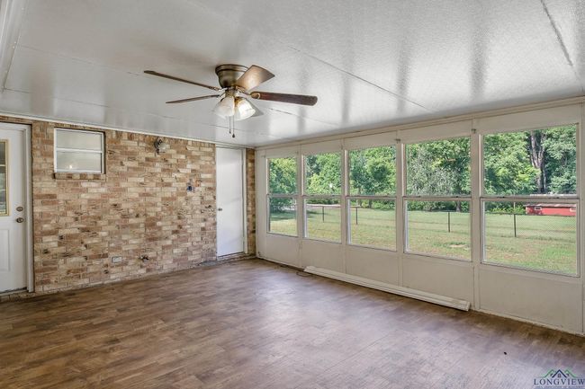 1621 &amp; 1627 Baseball Loop, House other with 5 bedrooms, 3 bathrooms and null parking in Diana TX | Image 12
