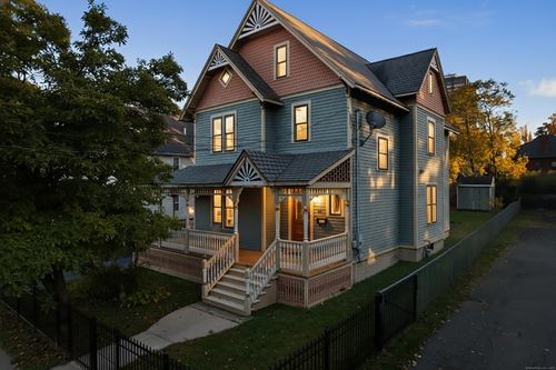 33 Sargeant St, Hartford, CT, 06105-1450 | Card Image